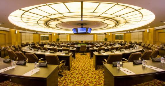 同聲傳譯服務價格是多少？權威翻譯一天多少錢？